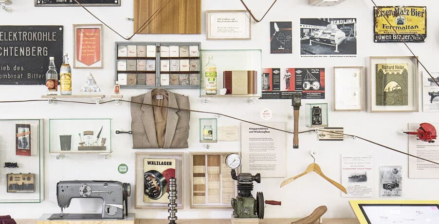 Produktwand im WAS?-Raum in der Dauerausstellung im Museum Lichtenberg 